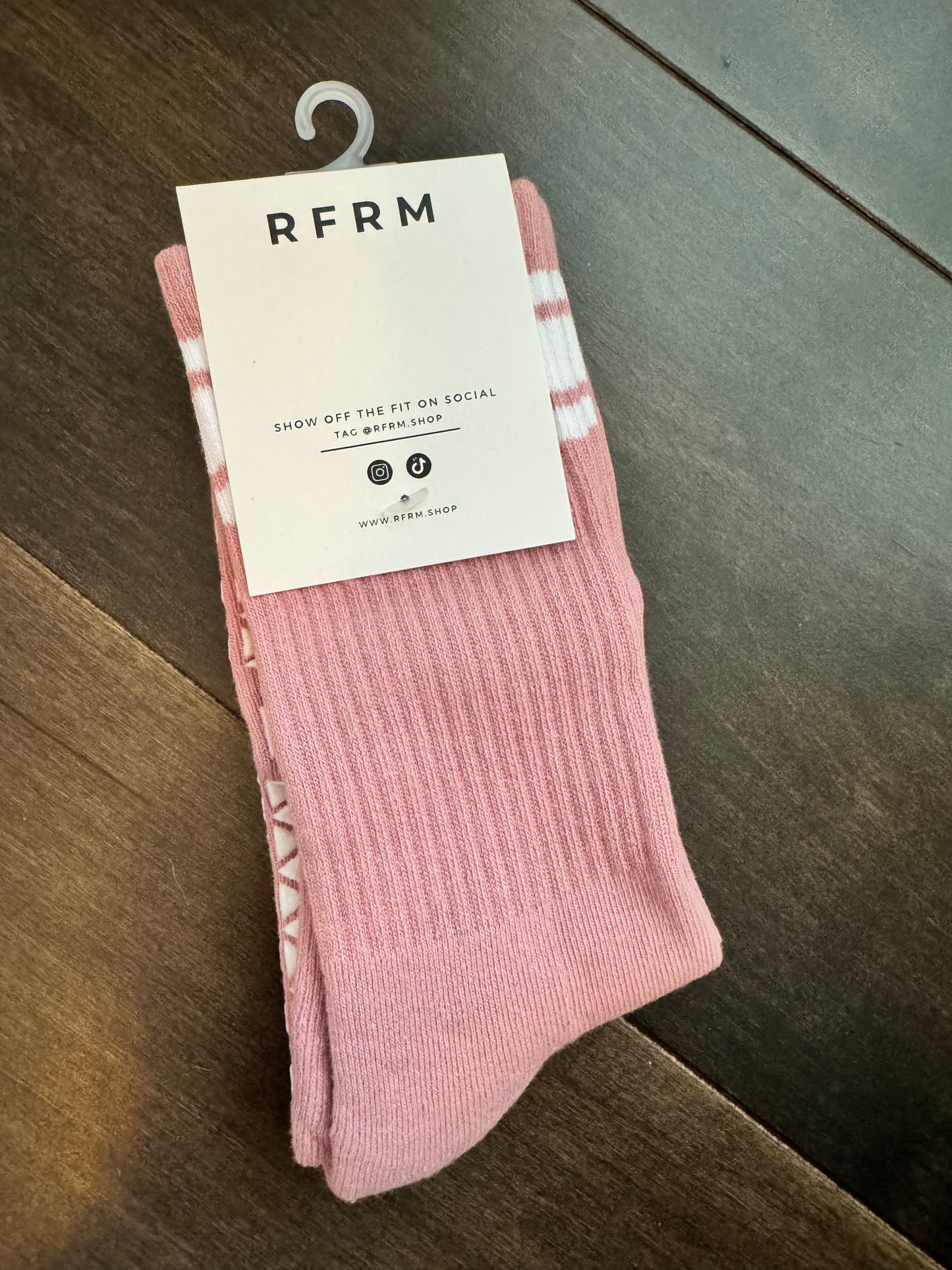 Mauve Throw Back Grip Sock