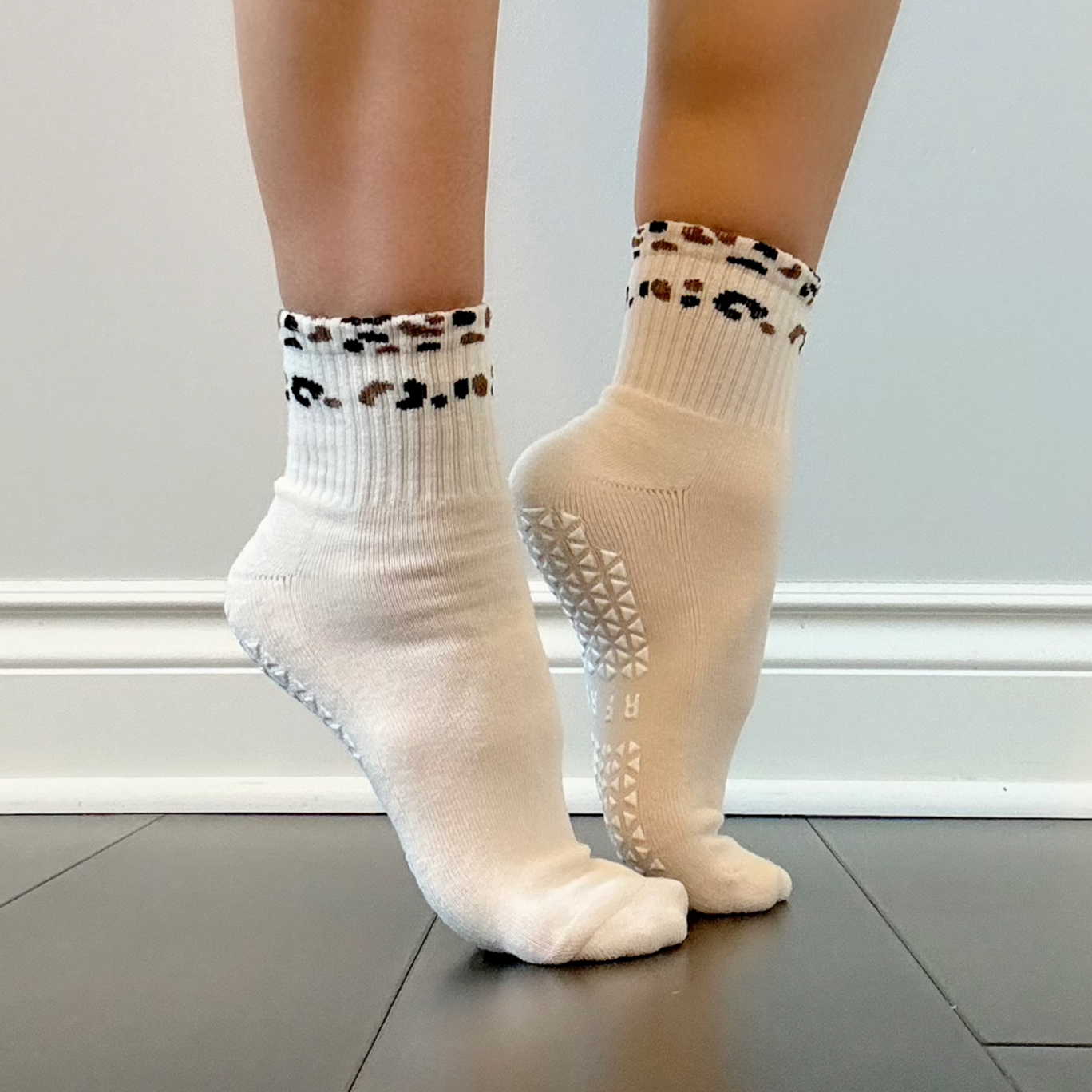 Leopard Crew Grip Sock